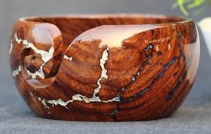 Grand bol en fil de bois élégant fait à la main Lichtenberg Figure Design pour les amateurs d'artisanat et le tricot - Product Image 3