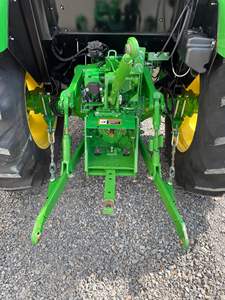 Tractor de Ruedas 4WD en Oferta, Modelo 5065E, 75 HP, con Motor, Caja de Cambios y Bomba - Product Image 4