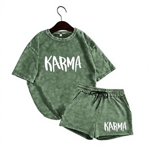 เสื้อยืดผู้ชายสไตล์วินเทจสตรีทแวร์คุณภาพสูง พิมพ์ลายกรีนคาร์มาแบบกำหนดเอง เป็นมิตรกับสิ่งแวดล้อม ผ้าฝ้าย 100% ซักย้อมแบบแอซิดวอช พร้อมลายพิมพ์พัฟ - Product Image 1