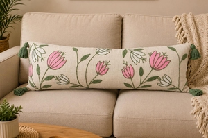 Funda de Almohada Lumbar de Algodón Bordada a Mano con Tulipanes Rosas, Decorativa, Larga, con Borlas, para Sofá - Product Image 3