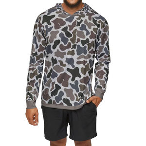 Sweat à capuche camouflage tendance et à la mode, streetwear brodé pour l'hiver avec techniques d'impression numérique et de teinture unie - Product Image 1