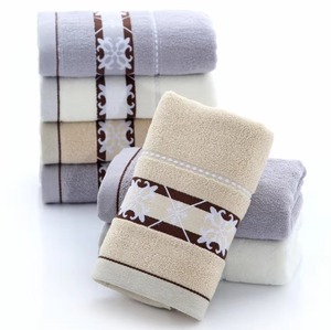 Serviette de bain jacquard à motif logo personnalisé 100% coton Nouveau style pour la maison et l'hôtellerie Prix compétitif - Product Image 5