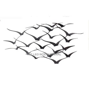 Décoration murale moderne en fer forgé noir en forme de feuille, provenant d'Inde, idéale pour les festivités de Noël - Product Image 4