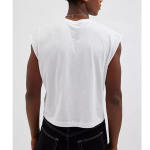 Camisetas deportivas OEM personalizadas de estilo urbano con borde sin rematar, corte holgado, cuello redondo, sin mangas, lisas, tipo muscle tee con corte. - Product Image 5