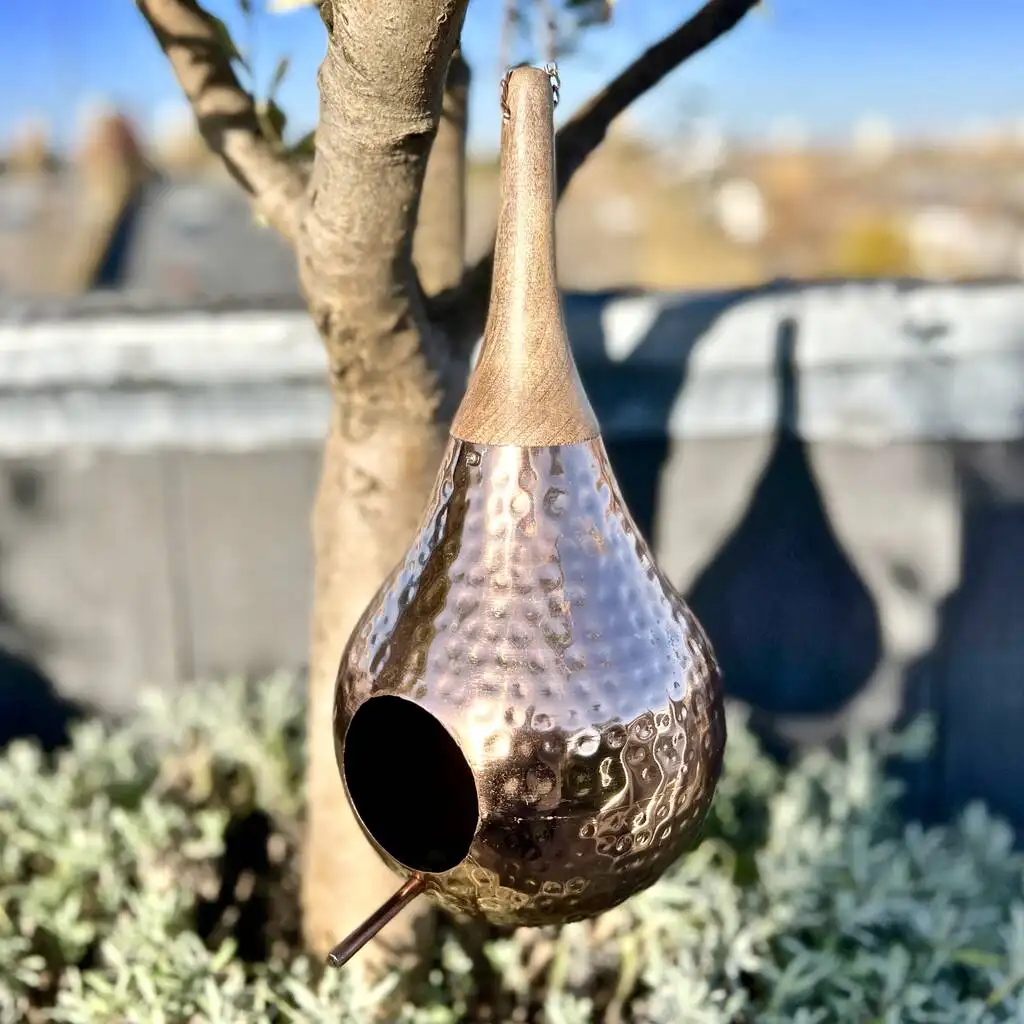 Nido de pájaro de paja martillada, loro, eclosión, cría, cueva de latón, suministro de jardín, casa de pájaros de latón, colibrí para césped Nido de Pájaro, hogar