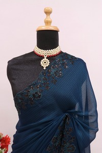 Saree voan đẹp với chuỗi thêu làm việc với đường viền công việc cắt, Saree mặc đám cưới, Saree mặc bên nhà thiết kế. - Product Image 3