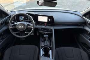 Hyundai Elantra SEL 2025 Usado en Buen Estado - Product Image 3