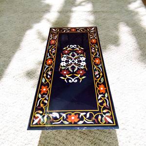 ท็อปโต๊ะอาหารทรงสี่เหลี่ยมทันสมัย หินอ่อนสีดำ ประดับด้วยงานฝังลายดอกไม้จากอัญมณีกึ่งมีค่า ศิลปะแบบอินเดียดั้งเดิม ทำด้วยมือ - Product Image 2