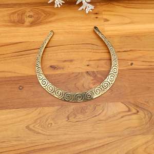 Collier ras du cou tribal flexible en laiton, collier ras du cou ethnique en laiton, collier manchette en laiton, collier ras du cou plaqué argent. - Product Image 2