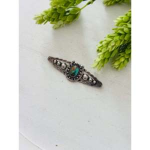 Broche vintage en turquoise Royston et argent sterling, faite à la main par des artisans navajo, idéale pour les occasions spéciales - Product Image 2