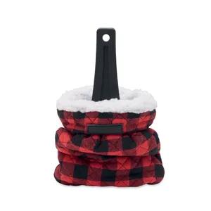 Gants de cuisine personnalisés ICEHAND avec grattoir à glace intégré – Gadgets - Product Image 6