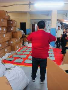 High Quality Custom Recycled <b>Burlap</b> Jute Wine Bag with Clear Window Eco-Friendly Durable Zipper Embroidery Decoration - Product Image 6