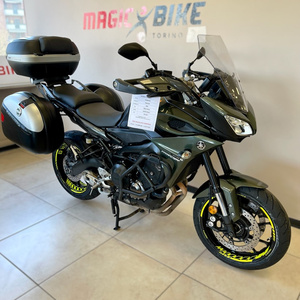 Moto de tourisme haut de gamme Yamaha Tracer 900 2017 84,6 KW/115 CV 210 kg - Product Image 1