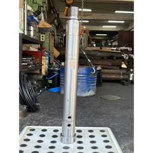 Tige de piston de haute précision (pièces moulées) 74,5 Spécification 560 mm de longueur pour équipement de machines métalliques Marque Chen Shin - Product Image 1