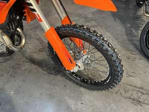 Nouvelles motos KTM 450 SXF 2025 authentiques en vente - Product Image 5