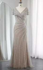 Occasions spéciales Travail lourd Robe longue élégante personnalisée élégante A-ligne Robe de broderie au sol perlée à la main pour les fêtes - Product Image 5