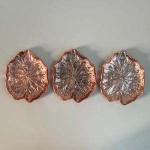 R B Overseas Lotus Leaf Aluminium Fruits secs faits à la main avec finition en cuivre de haute qualité à prix incroyable en Inde - Product Image 4