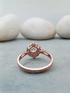 Anillo de diamantes de moissanita de lujo personalizado 925 Plata y 10K/14K/18K oro blanco banda de boda Pave de moda Idea de regalo - Product Image 4