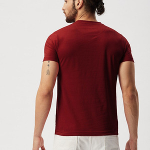 Vente en gros de t-shirts 100% coton biologique pour hommes avec logo personnalisé et couleur unie décontractés à manches courtes en microfibre pour l'été - Product Image 2