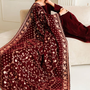 Chales de terciopelo fáciles de usar, servicio ODM elegante bordado, uso diario personalizado, material de terciopelo 100%, chal de terciopelo suave y ligero - Product Image 3