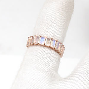 Bague de fiançailles en or rose massif 14 carats, bande d'éternité, 5,32 TCW, pierre de lune arc-en-ciel taille octogone, bague à superposer, bijoux de proposition pour femme - Product Image 4