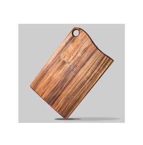 Planche à découper en bois élégante avec finition polie adaptée aux maisons modernes, aux restaurants et aux studios de cuisine - Product Image 4