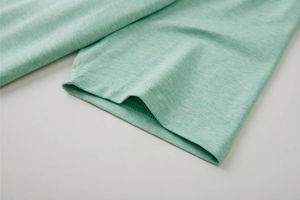 เสื้อยืดระดับพรีเมียมของผู้ชายสำหรับออกกำลังกายพร้อมปักโลโก้ทำ100% ผ้าโพลีเอสเตอร์ระบายอากาศได้ดี200ก. สวมใส่สบายแห้งเร็ว - Product Image 3