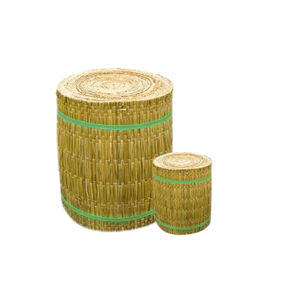 Tapis en jonc artisanal pour des présentations décoratives et une toile de fond naturelle pour les magasins de détail et les espaces d'exposition - Product Image 1