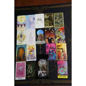 Alleyman <span class=keywords><strong>Tarot</strong></span> Booster Pack <span class=keywords><strong>2</strong></span> Kartu <span class=keywords><strong>Tarot</strong></span> Plastik dengan Logo Kustom Buatan China untuk Meningkatkan Pengalaman Ramalan Anda - Product Image 2