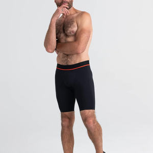 Short de compression pour homme avec coupe sûre et matériau léger pour les activités sportives quotidiennes - Product Image 3