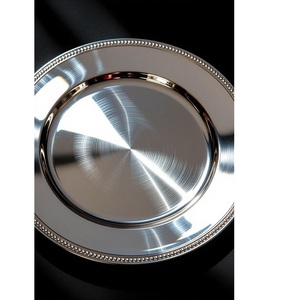 Vaisselle de luxe durable de couleur verte de plat de chargeur d'acier inoxydable écologique pour des célébrations de mariages - Product Image 2