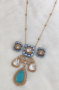 Colgante de Cadena de Latón Polki con Piedra Doble para Mujer, Colgante de Lujo Minimalista que Complementa el Estilo Étnico y Moderno - Product Image 4