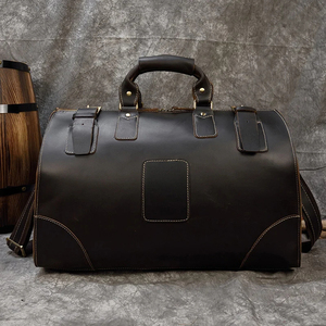 Sac de voyage en cuir noir avec fermeture à glissière pour les voyages - Product Image 4