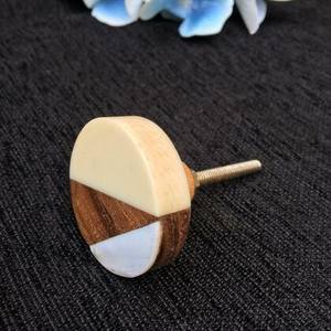 Boutons en résine sophistication pour tous les styles à vendre disponibles à la taille personnalisée - Product Image 3