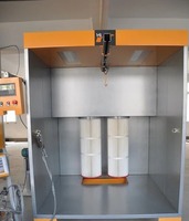 Cabine de peinture en poudre d'aluminium à convoyeur haute performance, système de pulvérisation automatique 380V contrôlé par PLC, télécommande