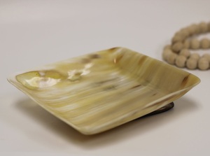 Bandeja de cuerno de buey de alta calidad, tamaño personalizable hecho a medida, bandeja de técnica pulida para servir cuerno antiguo Real de Muawiyah Handicraft - Product Image 2