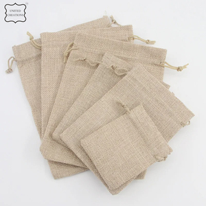 Petite pochette cadeau à cordon de serrage avec logo personnalisé en toile de coton biologique pour l'emballage de bijoux ou d'artisanat en gros - Product Image 3