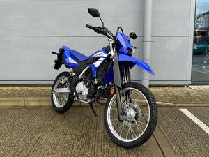 Manejo ágil de la motocicleta WR125R de calidad - Product Image 2