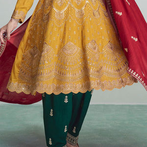 งานแต่งงานและงานปาร์ตี้ผ้าตาข่ายรูปผีเสื้ออย่างหนักลาย salwar Kameez พร้อมด้วยการปักและเขียนโค้ดใส่ทำงานผู้หญิงอัตราขายส่ง - Product Image 6