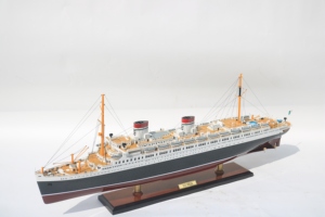 Regalo de recuerdo de barco modelo Feng Shui de madera pintado a mano para exhibición o colección-buque de carga comercial - Product Image 2