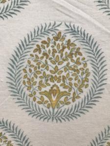 Tissu en coton imprimé à la main, motif traditionnel indien Arbre de Vie Buti, tons olive et turquoise - Product Image 4