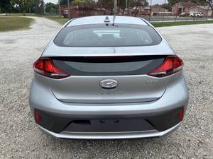 Hyundai Ioniq Hybrid SE 4 portes, modèle 2020, sans accident, occasion, à vendre - Product Image 3