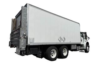 Camion à caisse de 20 pieds robuste de 2018, 300 CV, diesel, boîte manuelle à 10 vitesses, hayon élévateur inclus - Product Image 4