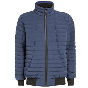 Veste matelassée à capuche fine et légère personnalisée pour hommes avec poignets élastiques et fermeture à glissière à col haut - Product Image 5
