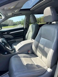 Vehículo Híbrido SUV Mediano de Edición Limitada Premium 2015, Usado, con Caja de Cambios Automática, Energía Eléctrica y Alta Velocidad - Product Image 2