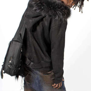 Veste à capuche en cuir, texture douce, coupe confortable, logo personnalisé disponible, pour un usage décontracté, mode, voyage et streetwear. - Product Image 3