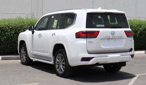 LANDCRUISER 300 GXR V6 4.0L Diesel SUV 2022 - Product Image 2