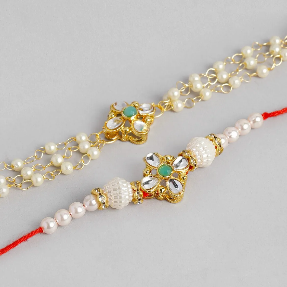 Traditionelles Armband für Raksha Bandhan Indien Festival von Bruder und Schwester Designer Rakhi Tie Bracelet