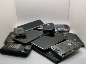 Cartes de circuits imprimés de téléphones portables pour la récupération de l'or, de l'argent, du cuivre et du palladium - Product Image 2