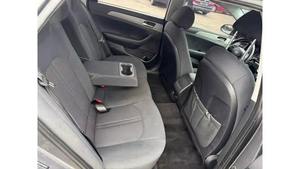 Véhicules d'occasion haut de gamme en promotion saisonnière : Hyundai Sonata SE 2.4L 2020, un best-seller - Product Image 6